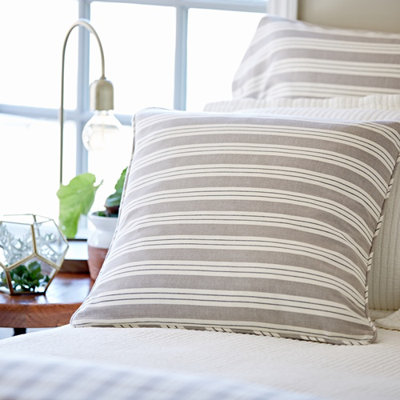 Kennebunk Square Pillow Cover & Insert