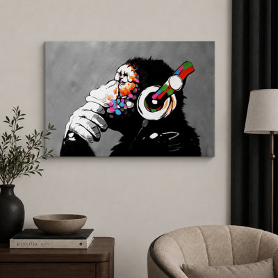 Pop Urban Street "Banksy Thinge Monkey With Head écouters