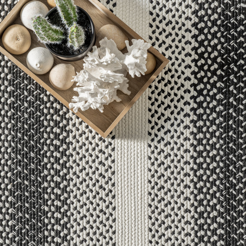 Averardo Indoor / Outdoor Rug, Rectangle 4' x 6'