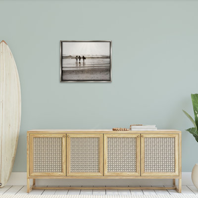 «Strolling Surfer Friends» sur