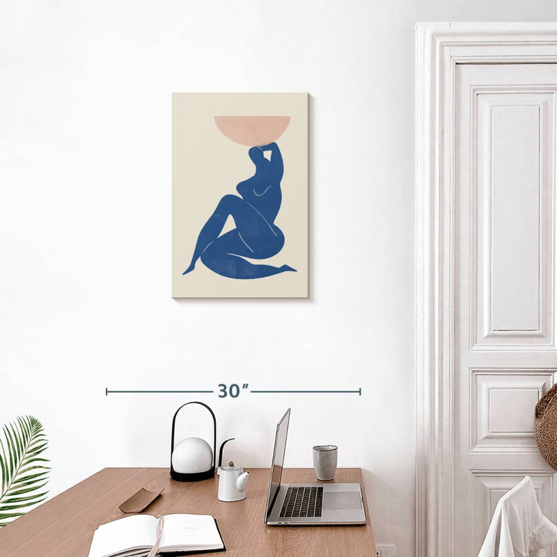 Leisha, femme abstraite avec vase, H 24 po x l 16 po