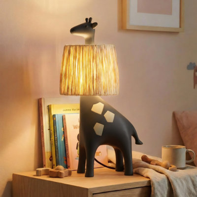 Lampe de table noire en résine de forme girafe 13,8 po avec abat-jour en raphia et base en résine, DEL intégrée pour chambre d'enfant, chambre de bébé, table de chevet ou décoration ludique 