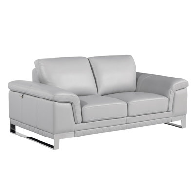Cuir fleur supérieur de style gris, structure en bois franc séché au four avec coins renforcés, rembourrage en mousse à 3 couches, pieds en acier inoxydable, cuir de qualité supérieure en bois brésilien massif et blocs de coin,