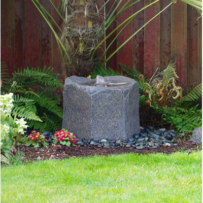 Petite fontaine Caldera en fibre de verre et en béton armé