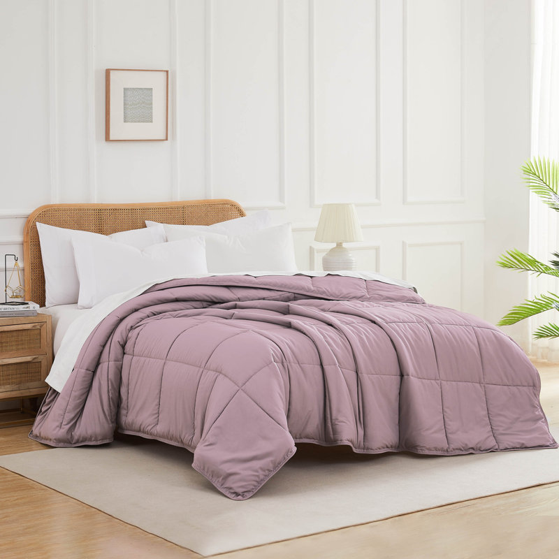 Vilano Springs ® Oversized Down Alternative Comforter with piped Edging and corner loops, Easy care, Lavender, King Comforter