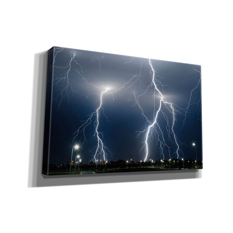Latitude Run® «The Storm» par SD Smart, art mural sur toile, H 12 po x l 18 po x P 0,75 po