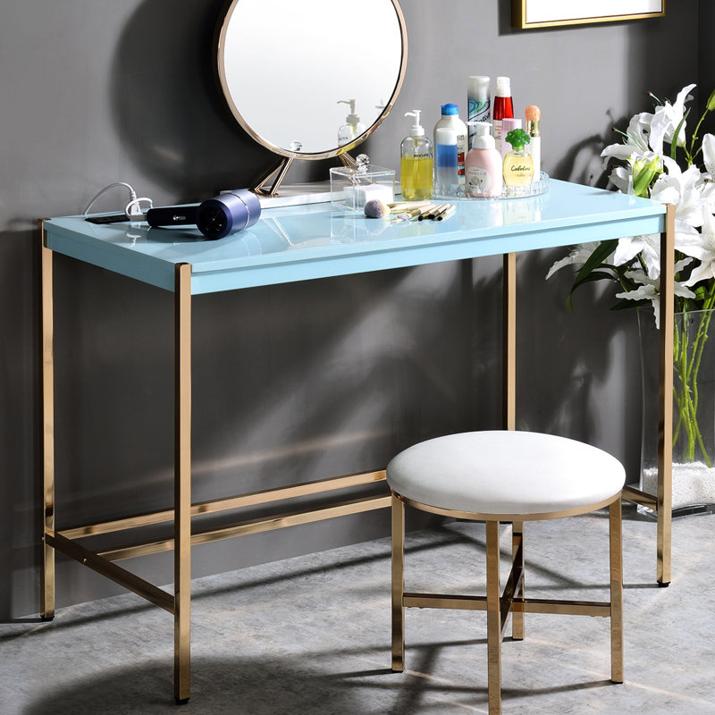 Bureau d'écriture rectangulaire bleu doré avec construction fixe intégrée, finition brillante, plateau en bois blanc et base en métal ouverte, largeur de produit de 20 pouces avec port, largeur ultrabrillante