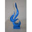 Statue Aleshya en art moderne abstrait en résine bleu feu, taille: 8 po x 3 po x H 16 po