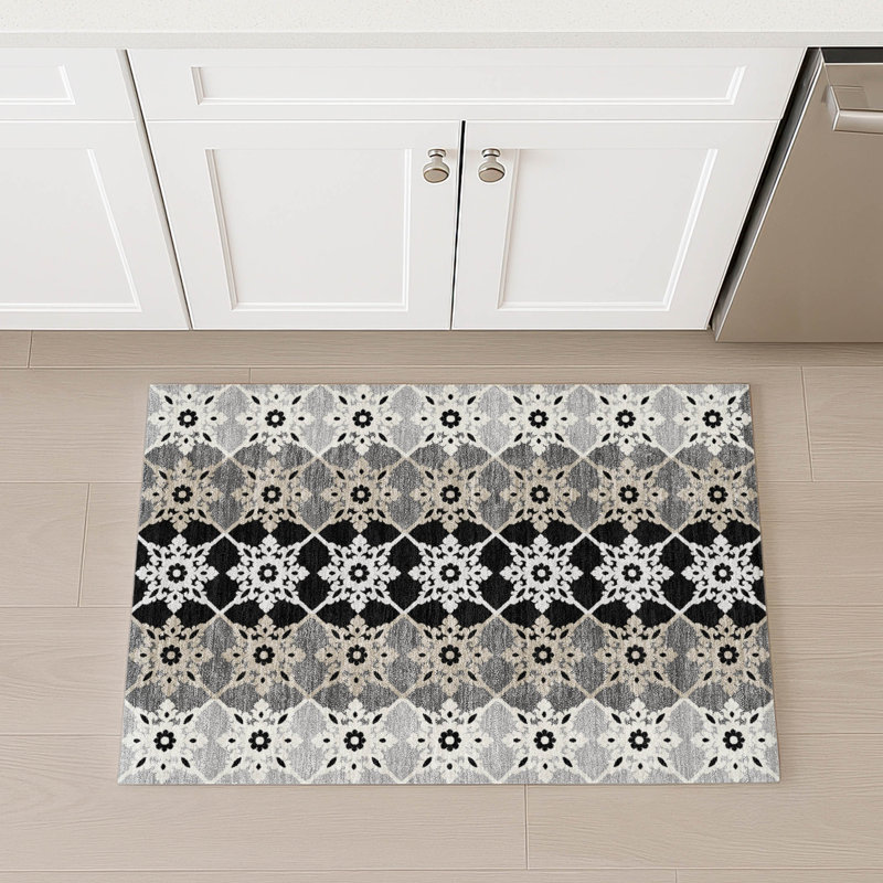 Machine Washable Indoor/Outdoor Chantille ACN2759 Americana Rug, 1'8" x 2'6", Gray