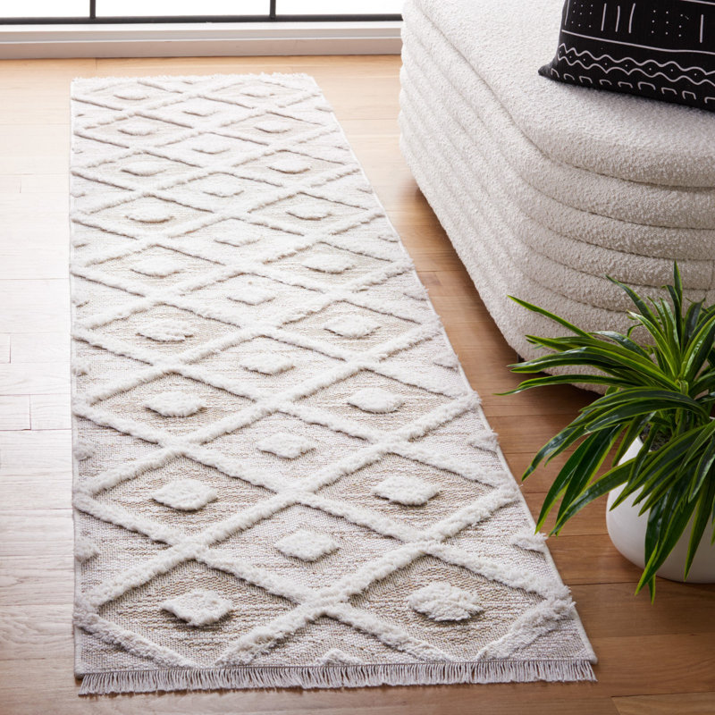 Hultgren 730 Area Rug In Ivory / Beige, Runner 2' x 9'