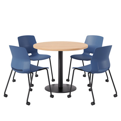 Ensemble repas pour quatre personnes
