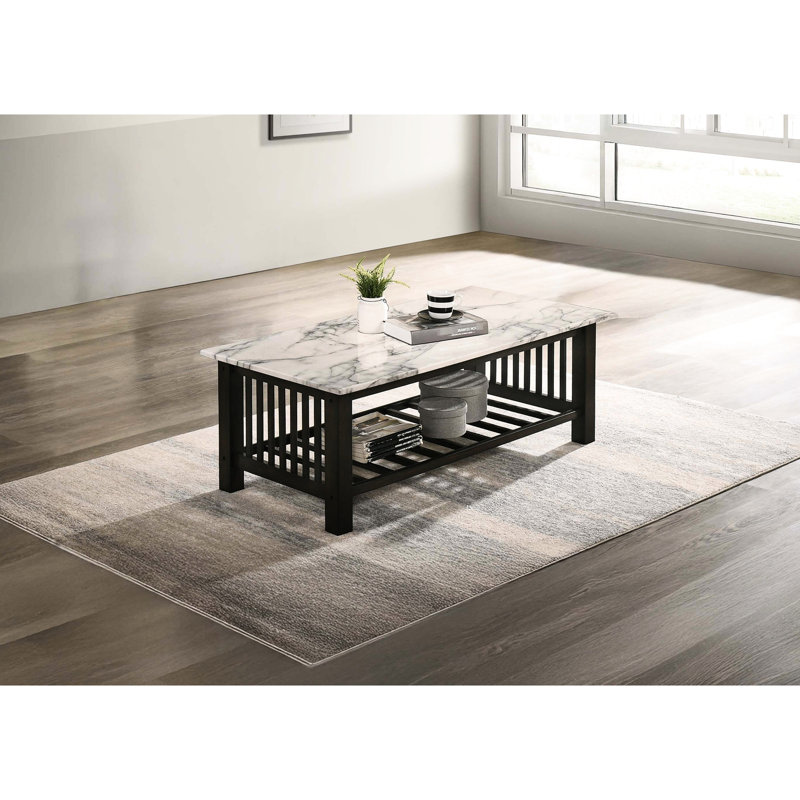Table basse moderne et contemporaine avec plateau en faux marbre et pieds en noyer antique