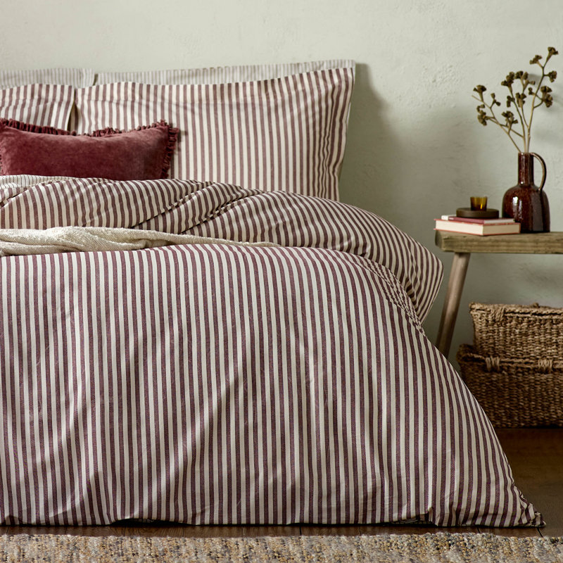 Sufiyah 100% Cotton Machine Woven Pillow Case, Red