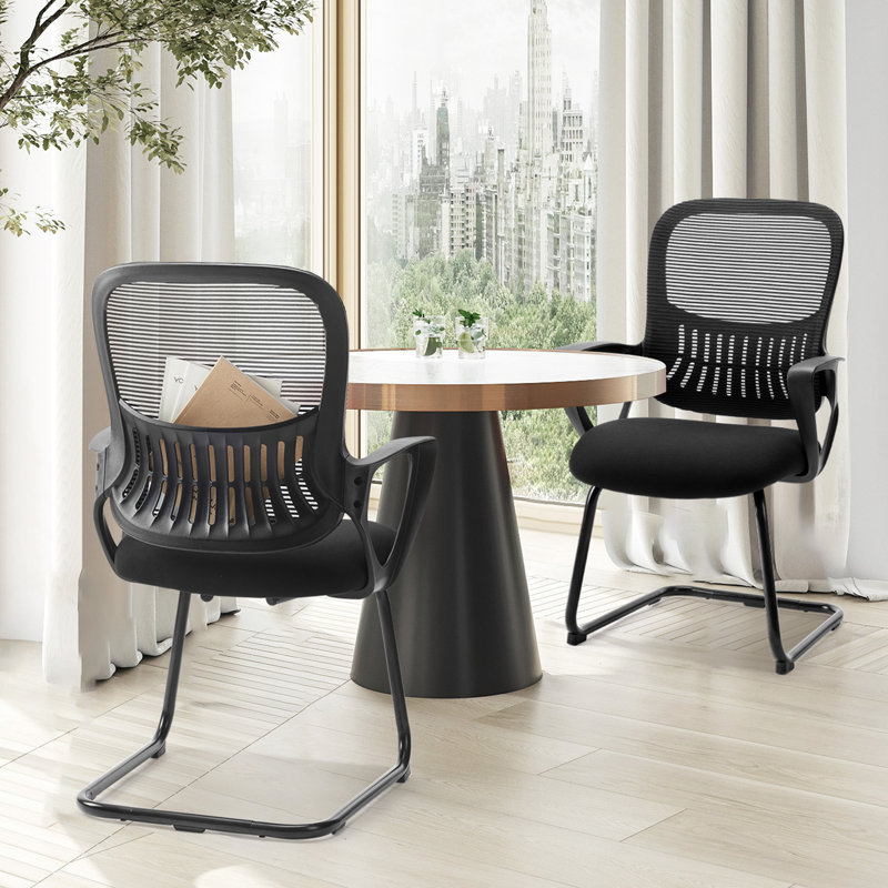 Chaise d'invité en filet avec base en métal et rangement, idéale pour les bureaux et les salles de conférence, 2