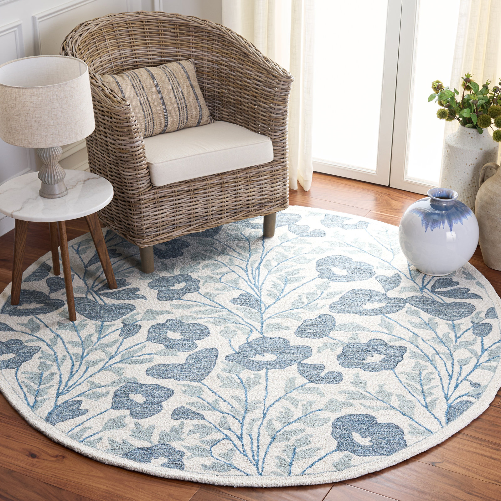 Hand-Tufted Wool Floral Rug, Round 6'