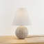 Lampe de table Capers en laiton vieilli et pétale ivoire en céramique par Cortney Bishop