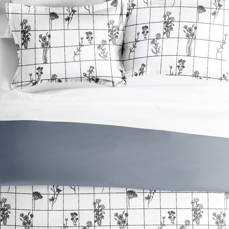 Gray Reversible Flower Field Twin/Twin XL Duvet Cover Set