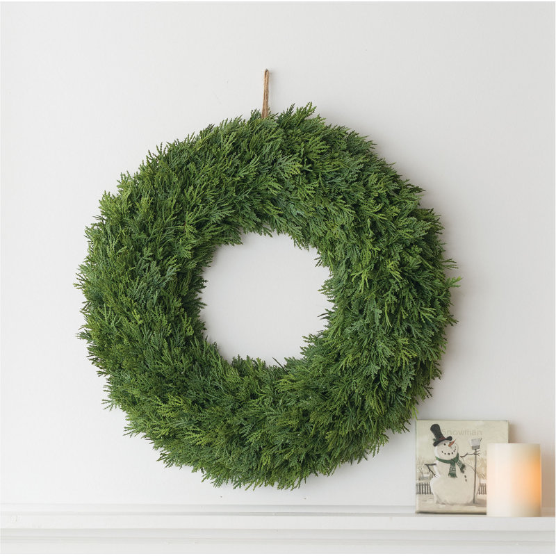 Couronne de cèdre artificielle luxuriante, H 22 po x l 22 po x P 4 po