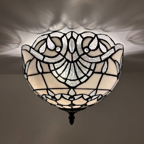 Plafonnier Tiffany en verre coloré blanc de style baroque avec ampoules DEL incluses: l 12 po x P 12 po x H 8 po