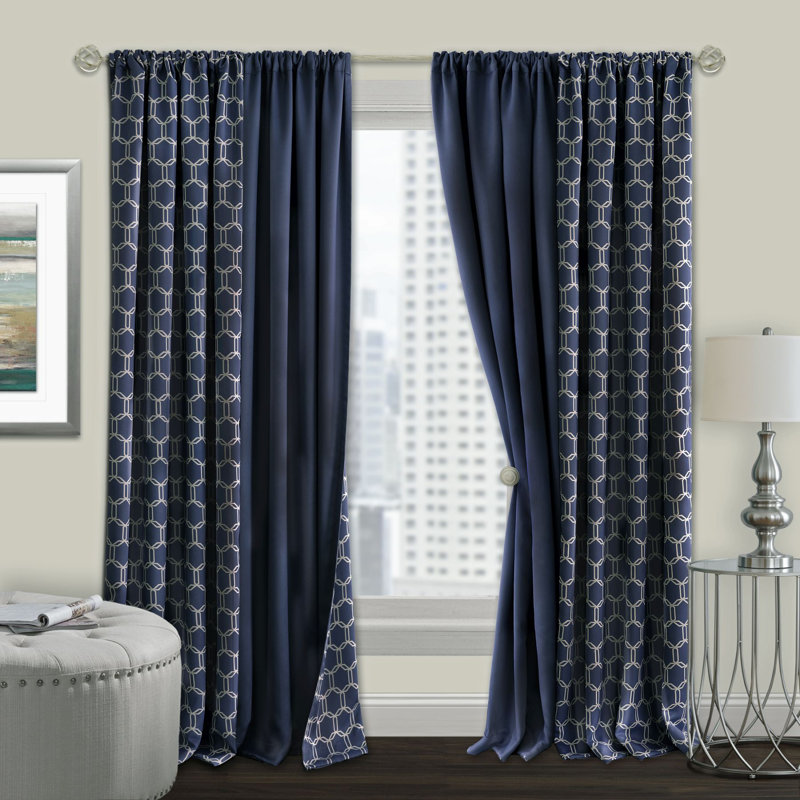 Panneau de rideau simple semi-transparent géométrique Crutcher, l 50 po x L 84 po, Bleu marine