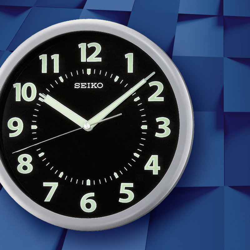 QXA435SLH Wall Clock, Silver-Tone