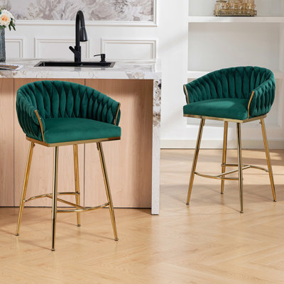 Tabourets de bar de 66 cm (26 po) de hauteur comptoir, en velours, avec dossier ondulé (ensemble de 2), base et repose-pieds chromés dorés.