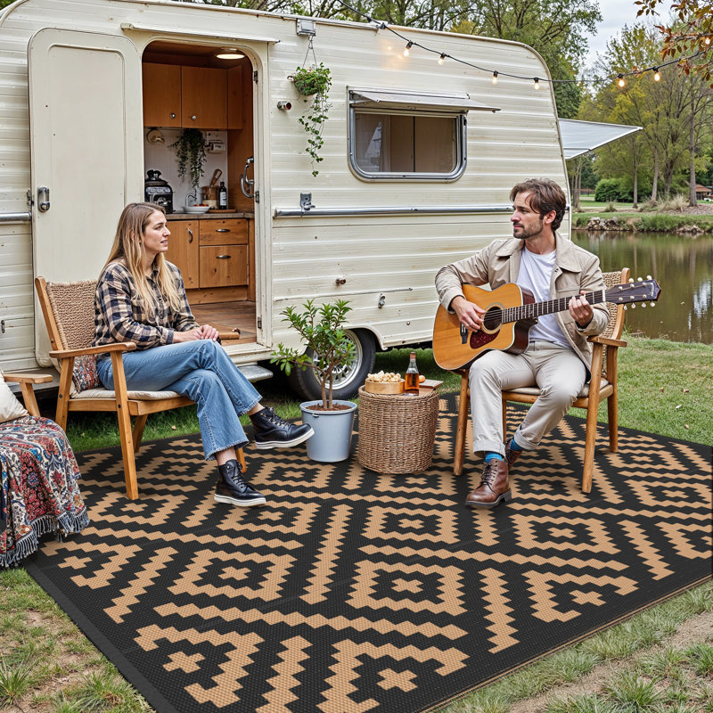 Tapis d'extérieur imperméable réversible noir / brun Shimeek, Polyester, Rectangle 6 pi 1 po x 9 pi 4 po