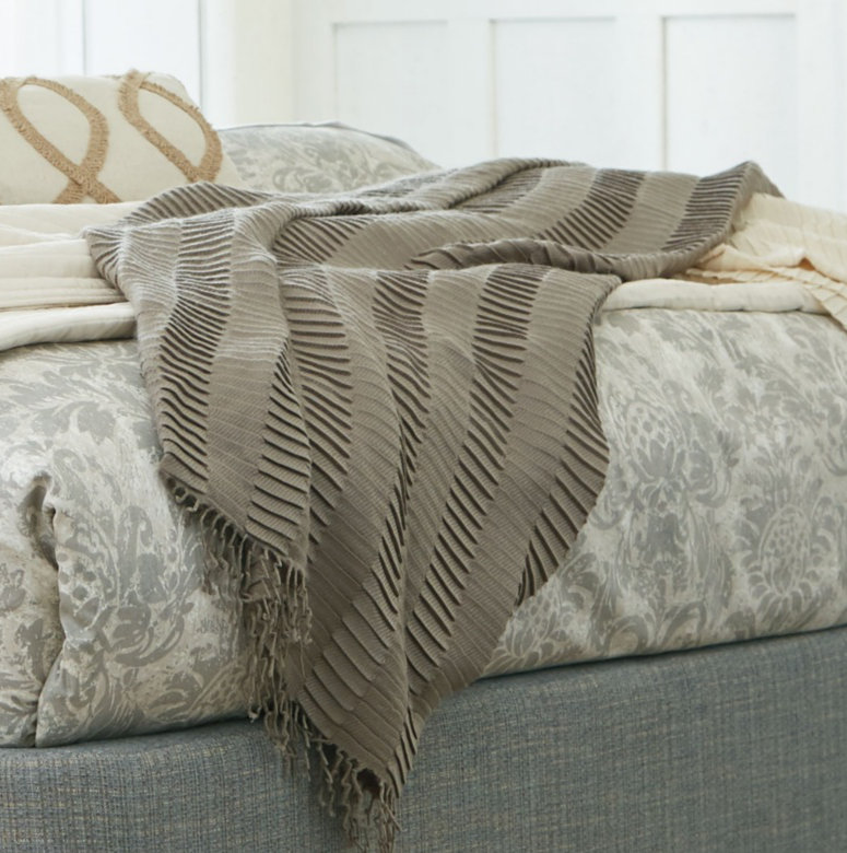  Throw, Taupe