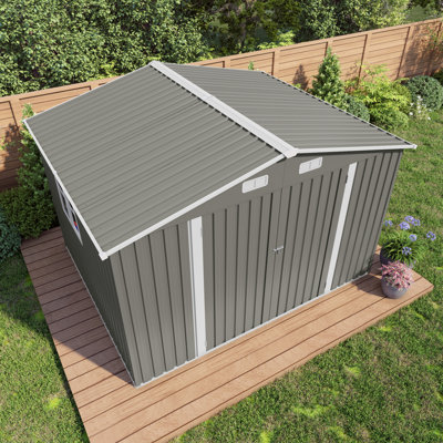 Remise de rangement extérieure 10 X 8 pi, métal gris, porte verrouillable, évent et fenêtre de style maison de campagne pour vélos, chaises, loquet de jardin en métal facile à assembler sur les portes doubles, fenêtres de ventilation, idéal