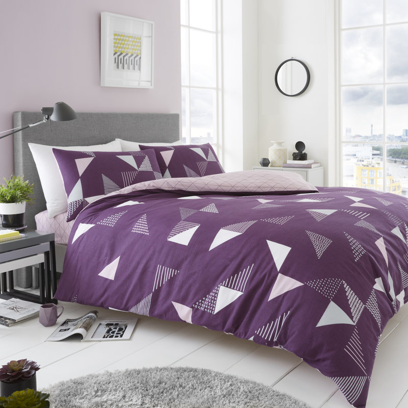 Elegant Geometric Duvet Cover with Pillowcases - Polycotton Bedding Set - Available in Single Double King, Double, Purple