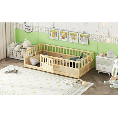 Lit simple au sol, fabrication intégrale avec barrière de très haute sécurité, porte, cadre de lit pour enfant, lit pour enfant en bois Montessori, blanc