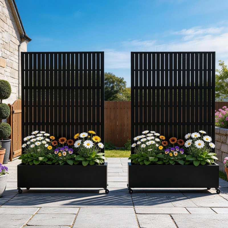 Boîte à fleurs en métal avec treillis et roues Linden, H 70,8 po x l 47,2 po x P 15,7 po, Noir