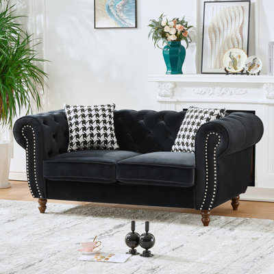 Canapé en tissu d'ameublement en velours de 67 po avec accoudoirs roulés et têtes de clous Chesterfield 67 po.