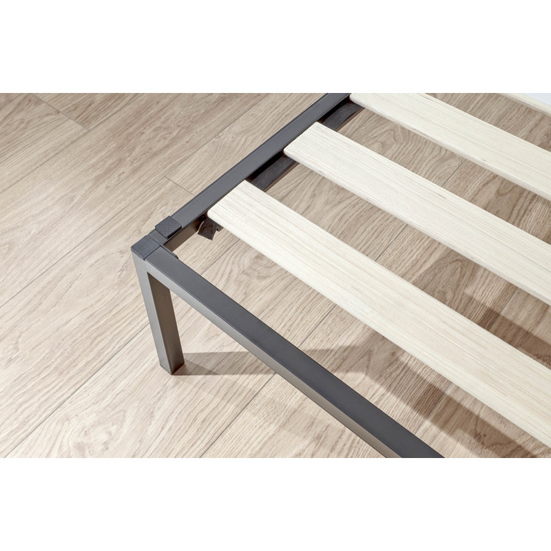 Datev Metal Bed, Double (4'6)