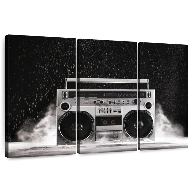 Boombox argenté Abarca 1980, H 48 po x l 74 po