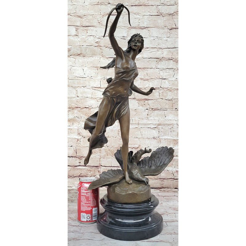 Sculpture «Diana The Huntress Goddess of Hunt Killing Eagle» par Gaso