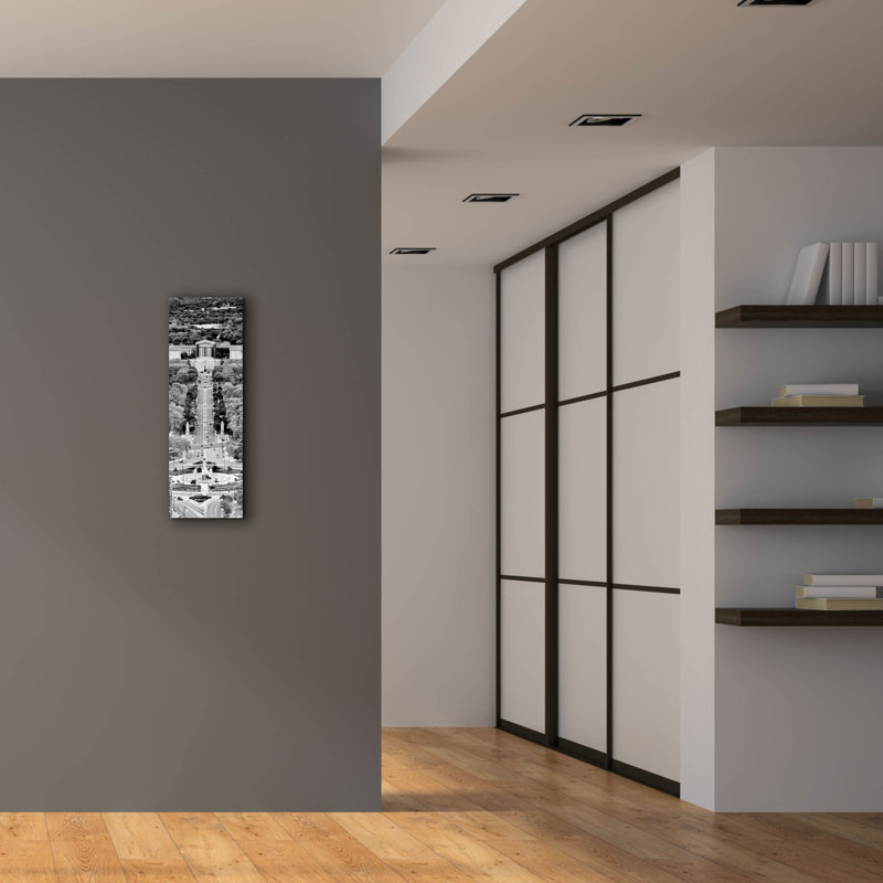 «Aérien Art Museum B & w» par Erin Clark, art mural sur toile, H 36 po x l 12 po x P 0,75 po