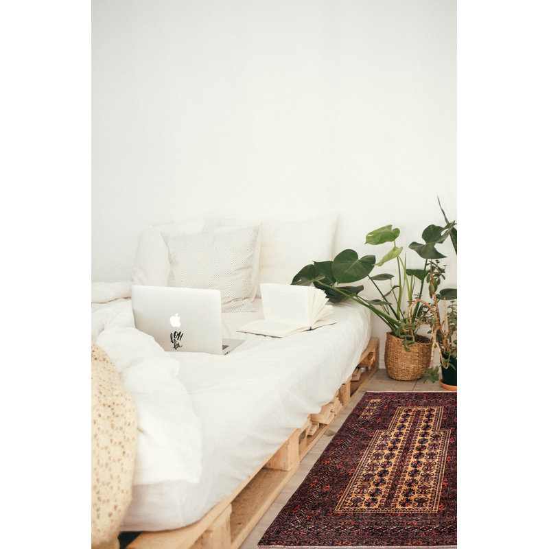Tapis brun clair Teimani 2 pi 9 po x 4 pi 8 po