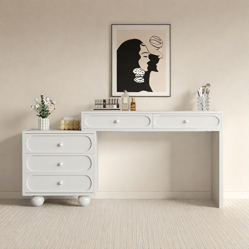 Tadlock, Cream white