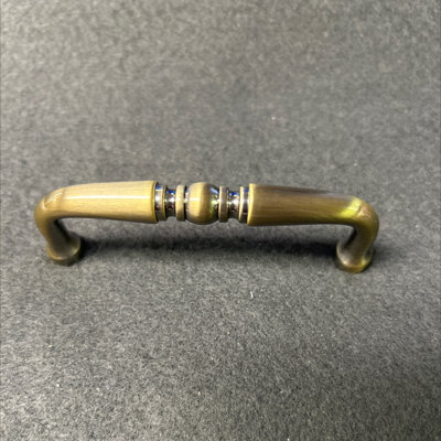 Poignée ornée 3 po