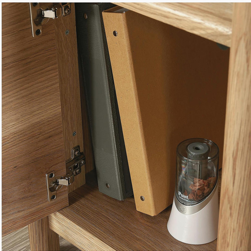 Bureau rétro avec design minimaliste, finition brune