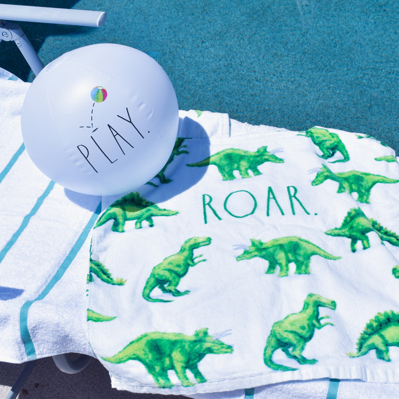Rae Dunn: Ensemble de serviettes à capuche pour enfants et ballons de plage 12 po - Roar