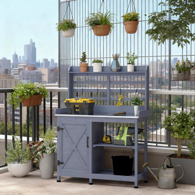 Easy To Clean Wooden Potting Bench