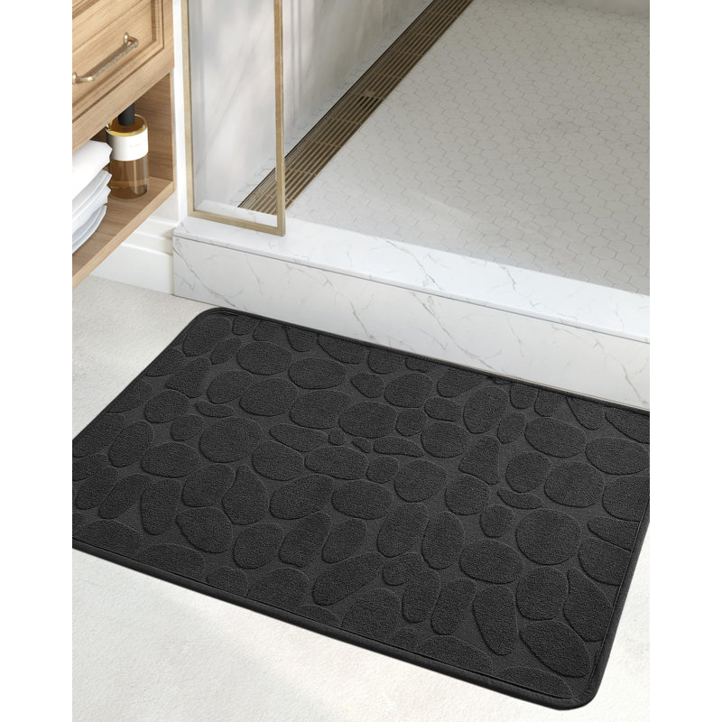 Tapis pour salle de bain en caoutchouc Emslie, L 20 po x L 31,5 po, Noir