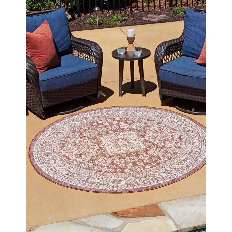 Archange Southwestern Machine Woven Polypropylene Indoor / Outdoor Area Rug in Rust Red, Round 3'3"