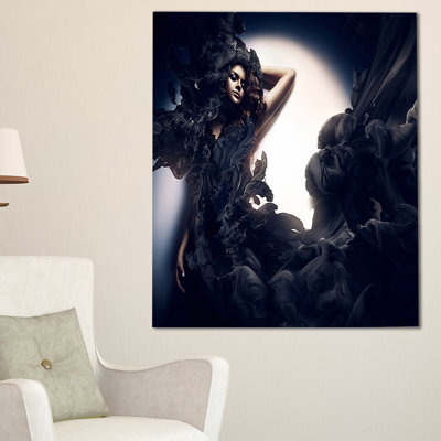 " Fashion Woman In Black Smoke "
