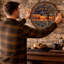 Retour au refuge, panneau mural rond en bois de 53 cm (21 po)