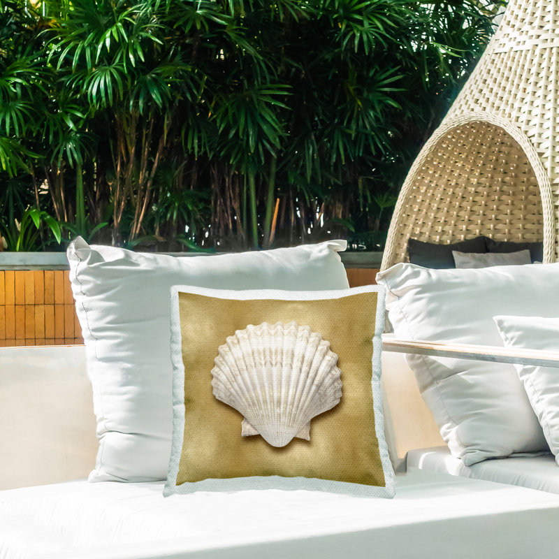Coussin d'extérieur imprimé coquille de palourde Stupell Industries par Caroline Kelly