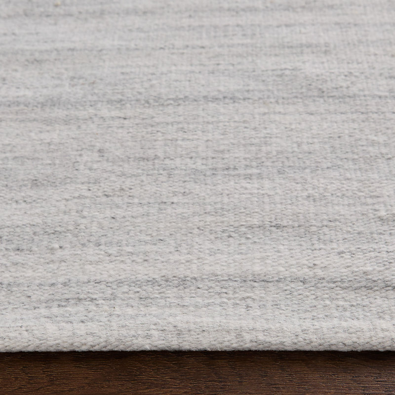 Gris Traore, Rectangle 7 pi 10 po x 10 pi 10 po