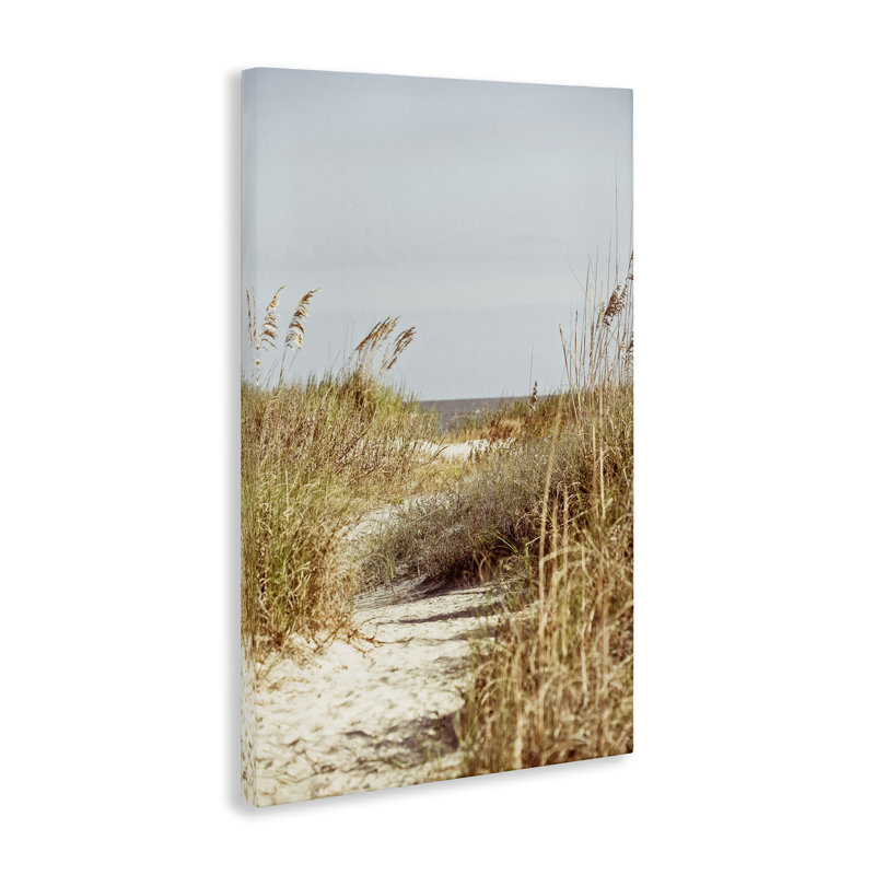 "Sandy Path with Reeds", art mural sur toile par Susan Bryant, H 36 po x l 24 po